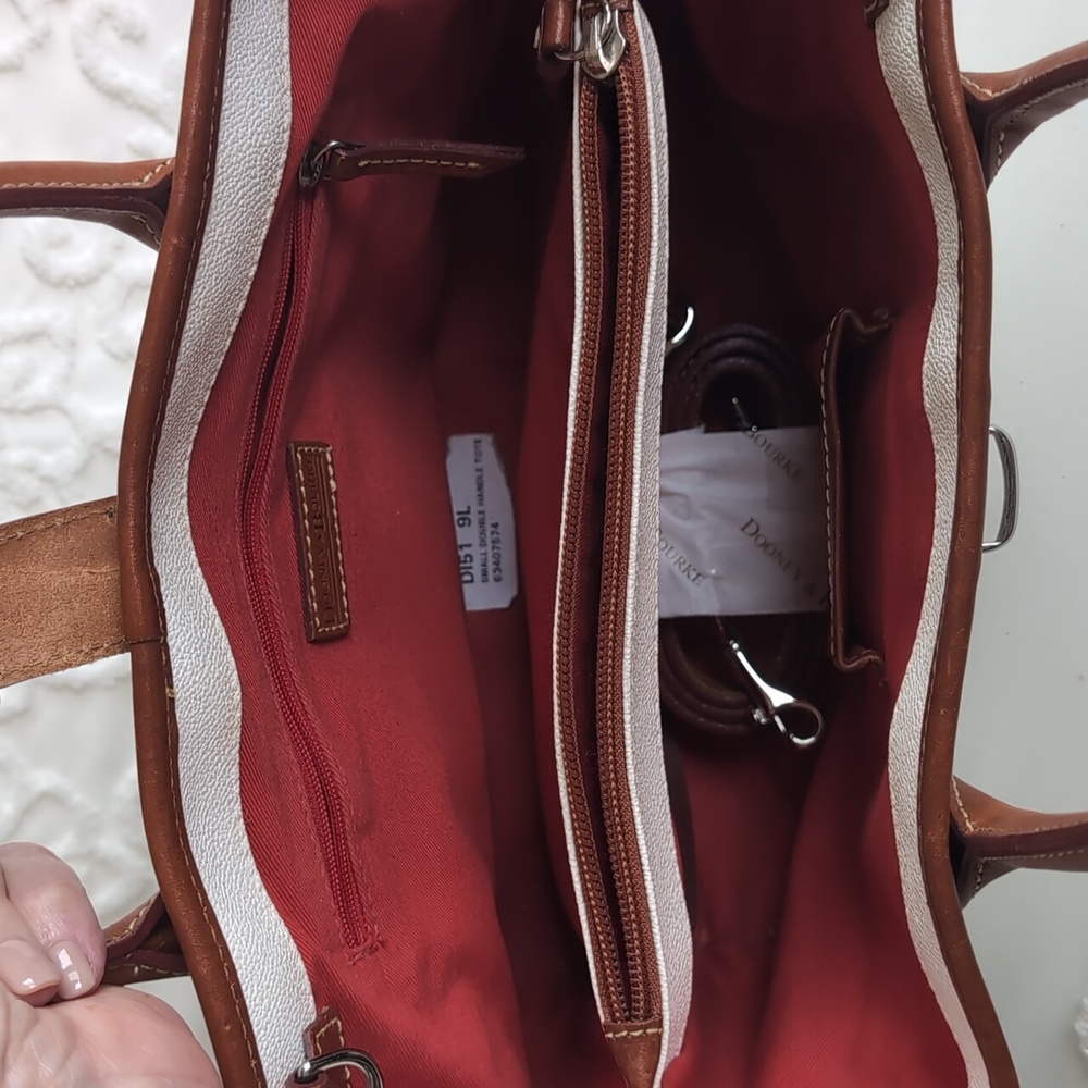 Dooney & Bourke Archives-Pebble Leather Tuck Lock Tote-White/British Tan NEW - Picture 13 of 15